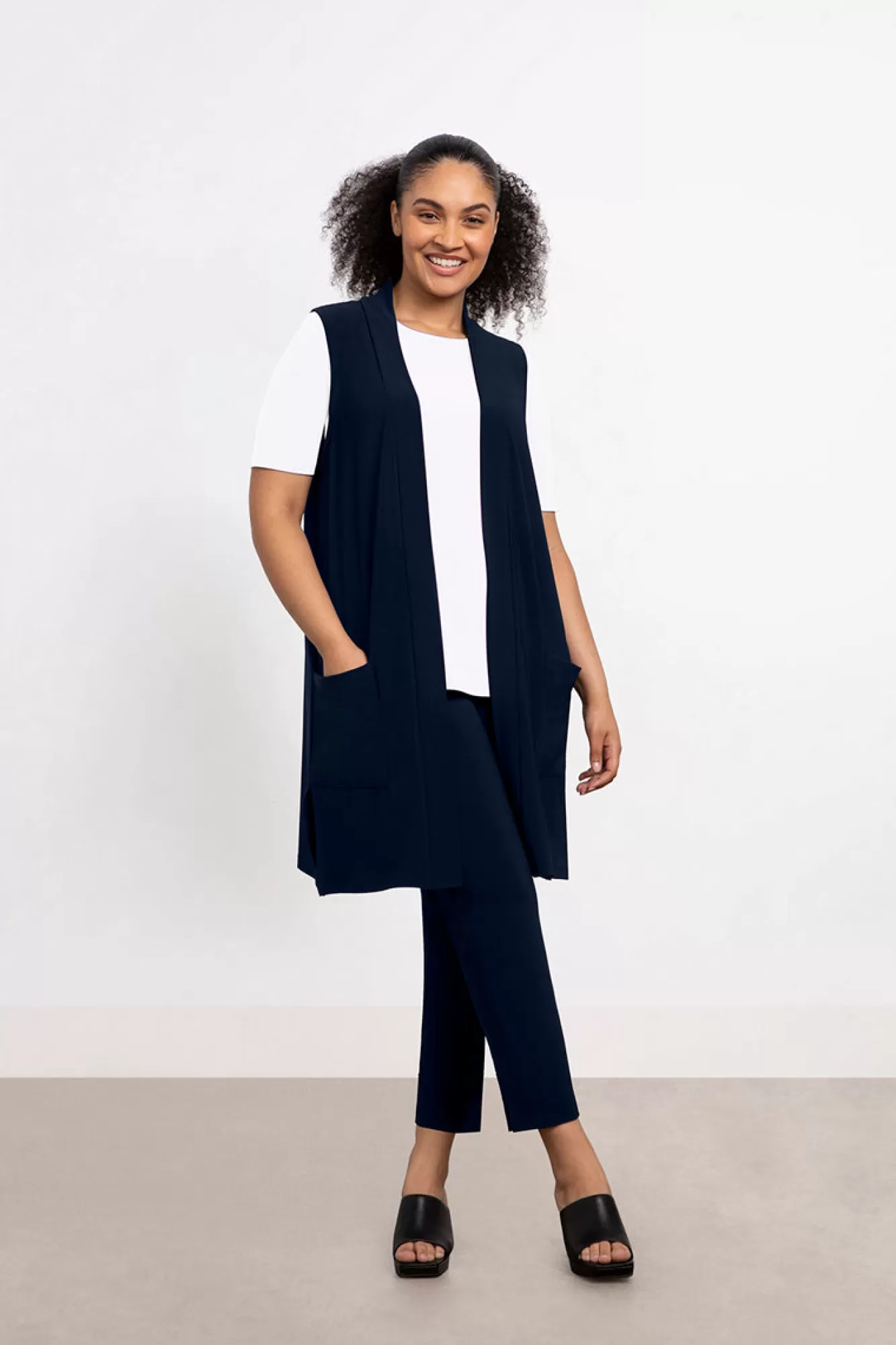 Store Sympli Essential Vest Midi