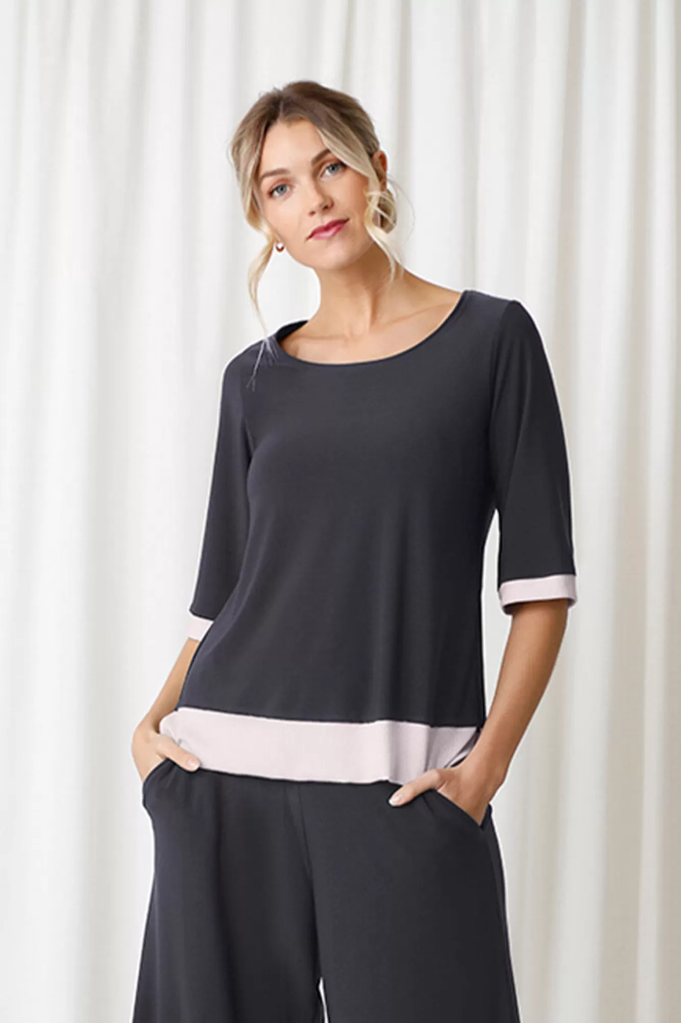 Hot Sympli Motion Trim Top